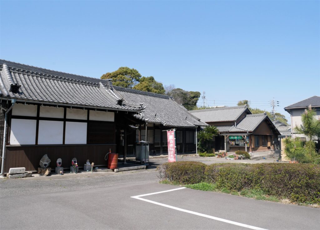 福住寺の境内